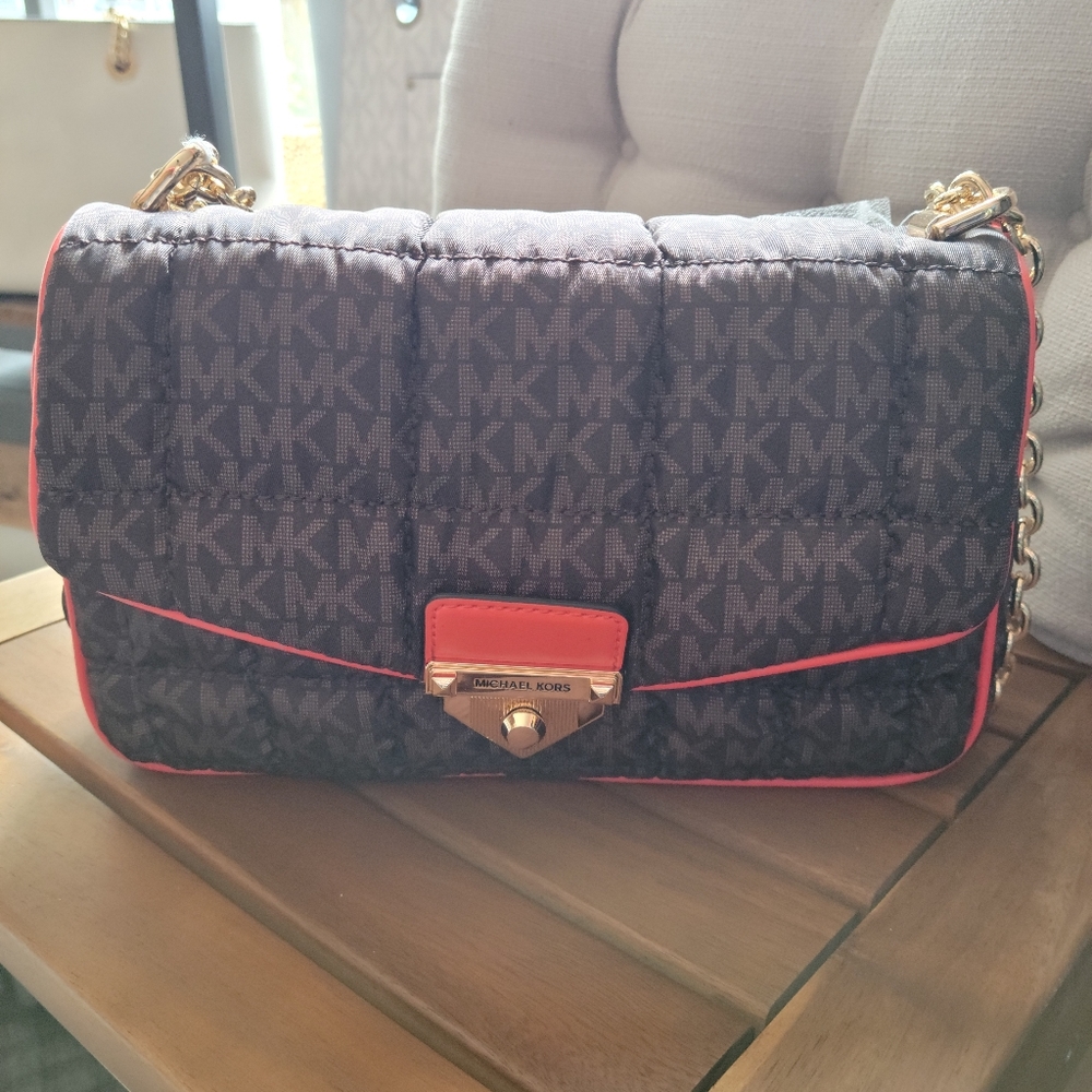 Cross body Michael Kor purse